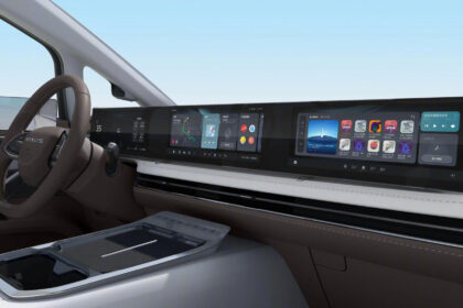 Amarok 2027: picape é flagrada com três telas no painel