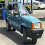 Panda 1993 elétrico reduzido a 50,2 cm bate recorde de veículo mais estreito