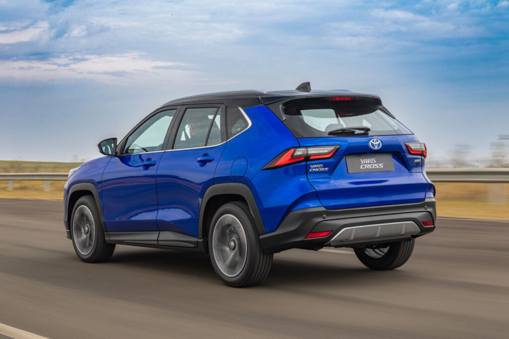 Toyota corta até R$22.500 no Yaris Cross e se aproxima do Jeep Avenger