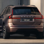 Volvo lança XC60 2027 com bateria maior e até 200 km elétricos