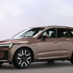 Volvo lança XC60 e XC90 2027 com PHEV turbinado; XC60 chega a 200 km elétricos